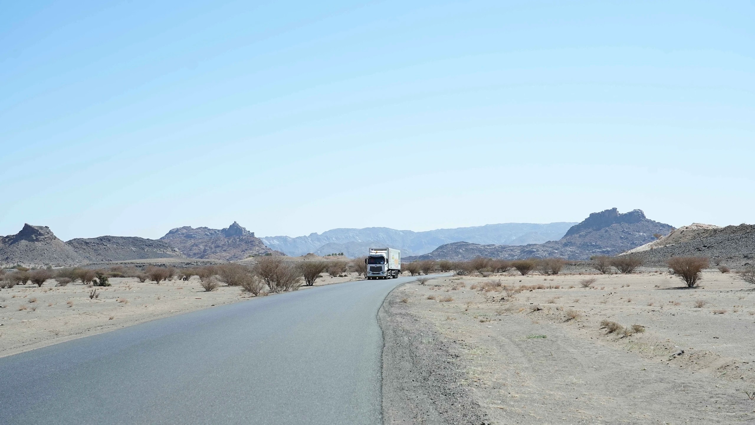 Heering Holland trailer in a desert